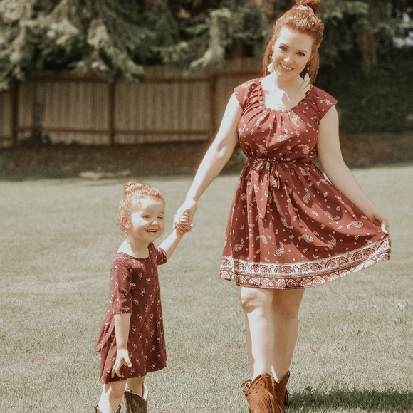 Meet your Posher, Stefanee - Picture 2 of 3